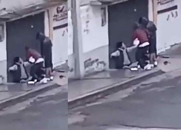 ¡Hasta los tenis y la ropa les robaron! Captan asalto en calles de Ecatepec: VIDEO
