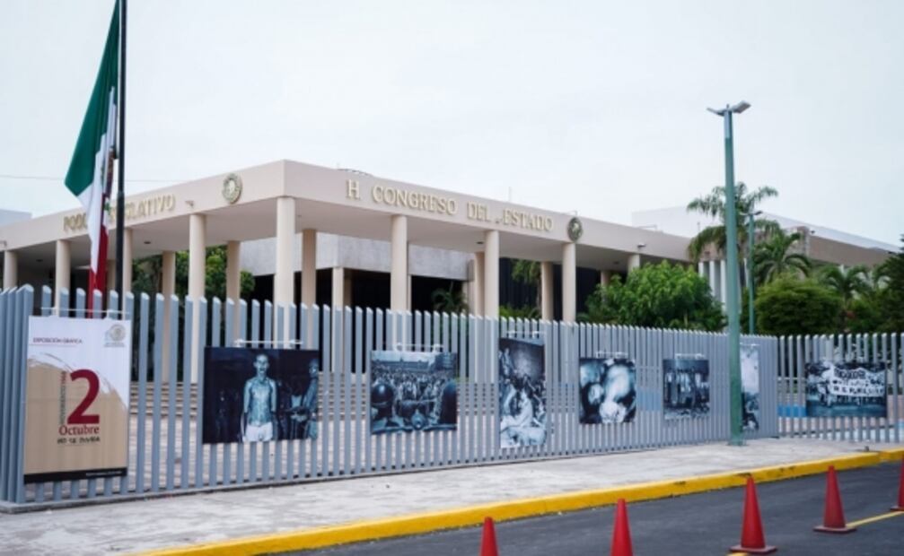 Congreso de Sinaloa conmemora matanza del 2 de octubre en Tlatelolco con exposición fotográfica