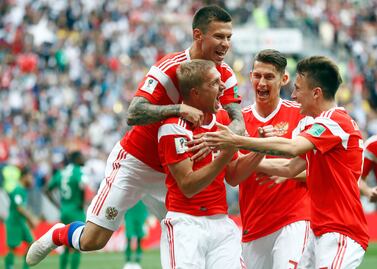 Rusia golea a Arabia Saudita en la inauguración del Mundial