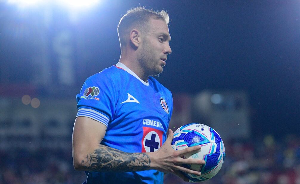 Rotondi con Cruz Azul, durante un partido del Apertura 2024 de la Liga MX - Foto: Imago7