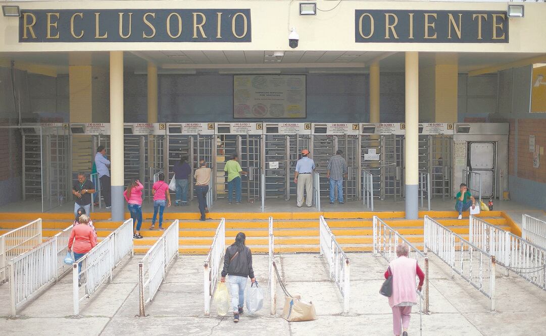 El acusado Víctor Hugo “N” tiene que acudir dos veces al día a la enfermería a que le inyecten insulina, trayecto en el que fue amedrentado por los internos. Foto: ARCHIVO EL UNIVERSAL