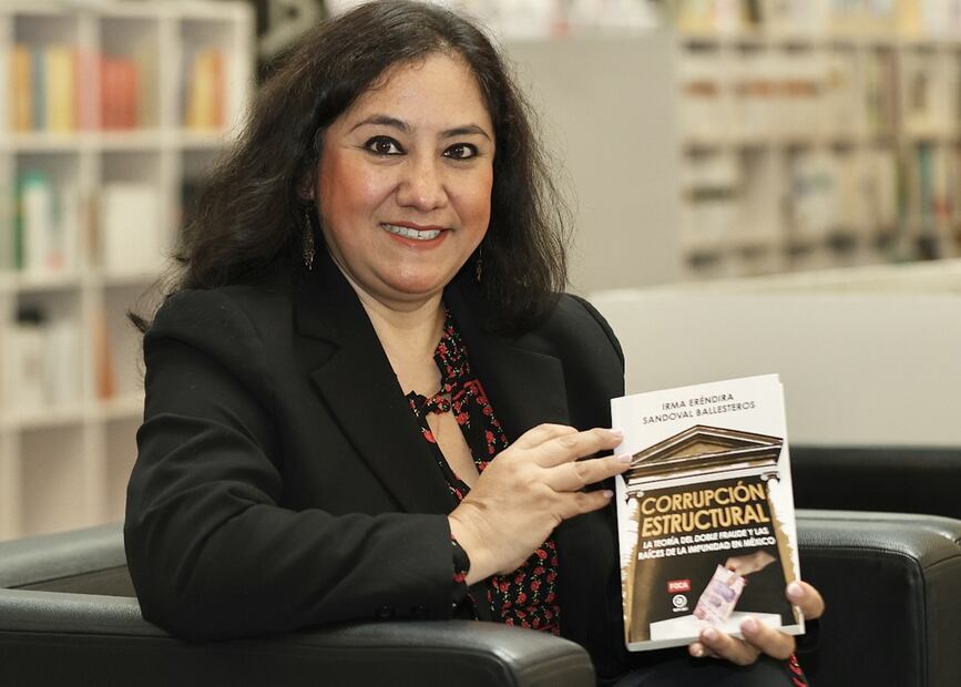 Entrevista con la Dra. Irma Eréndira Sandoval por su libro "Corrupción estructural. Las raíces de la impunidad en México". Fotos: Berenice Fregoso/EL UNIVERSAL.