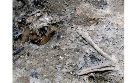 Perú: Hallan restos de niño y adulto de 1.300 años de antigüedad