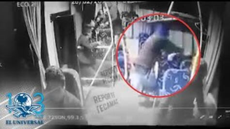 Captan en video a asaltante que golpea a pasajera por esconder su bolsa en Tecámac