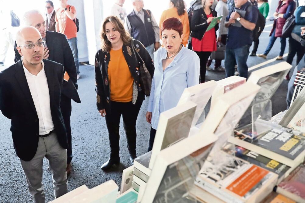 Jorge Volpi, coordinador de Difusión Cultural UNAM, durante la inauguración de la Fiesta del Libro y la Rosa (ARIEL OJEDA. EL UNIVERSAL)