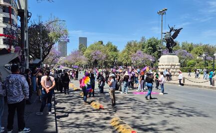 Colectivo feminista cierra avenida Juárez frente al Palacio de Bellas Artes; prevén marcha a la Glorieta de Insurgentes