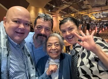 Eugenia y los revoltosos, por Lázaro Azar