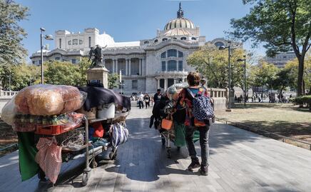 Tras de 15 días de retiro, vendedores ambulantes regresan a la Alameda Central