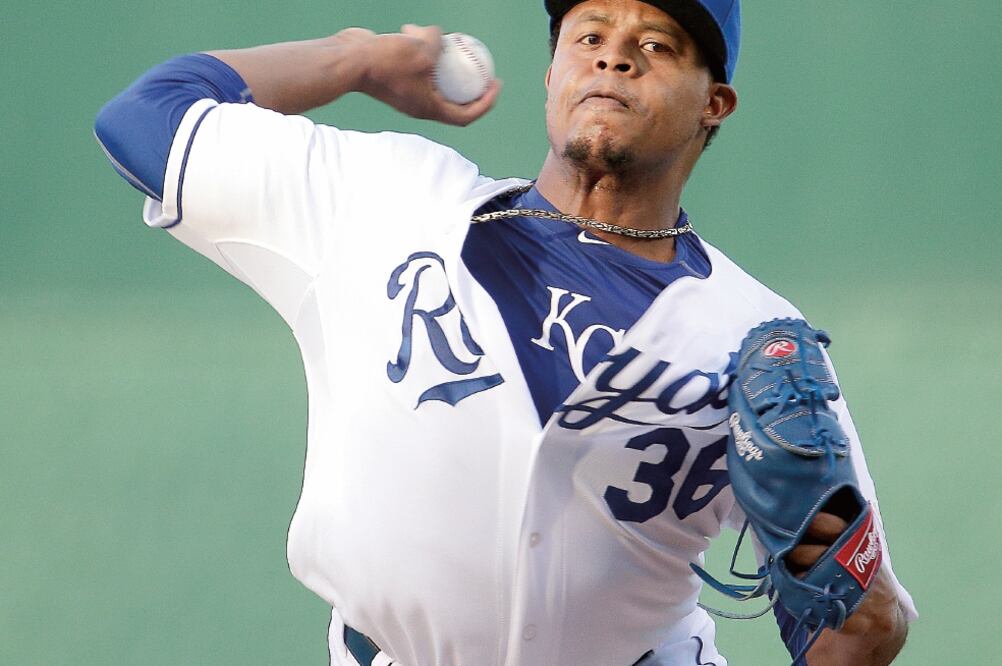 Designan al lanzador dominicano para el juego inaugural de Kansas City (CHARLIE RIEDEL. AP)