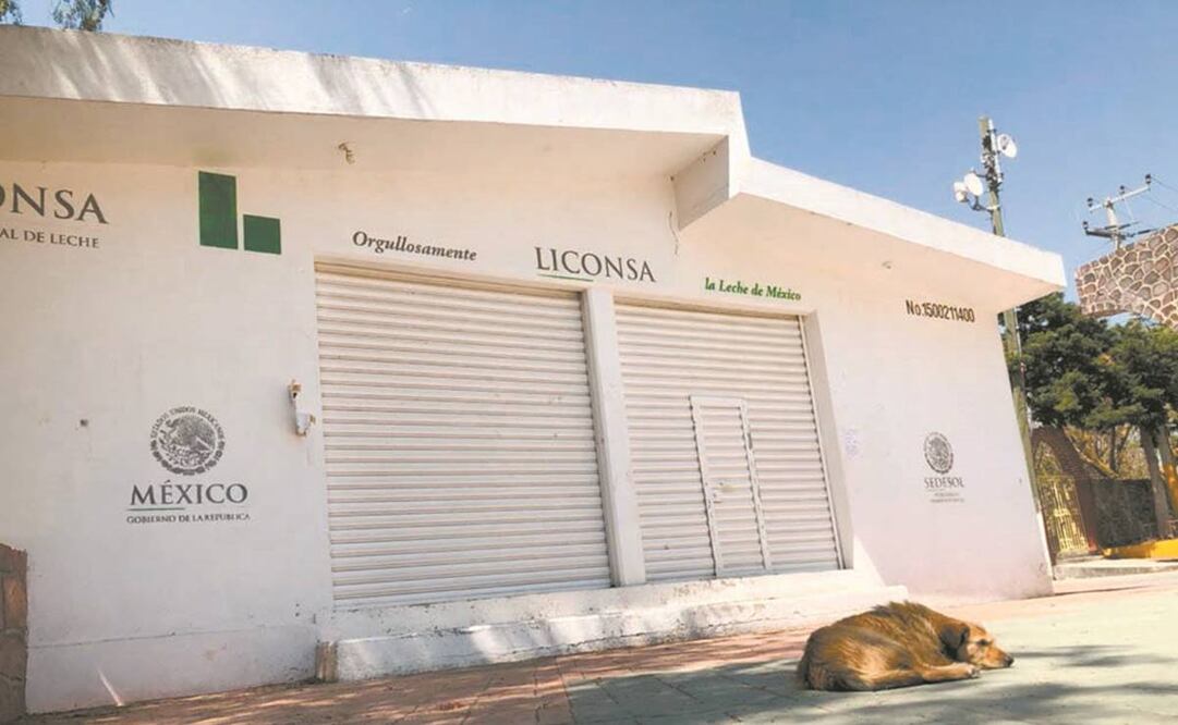 Encargados de establecimientos donde se comercializa la leche Liconsa dijeron que este martes les llegó sólo 40% del producto. Foto: Emilio Fernández/ El Universal.