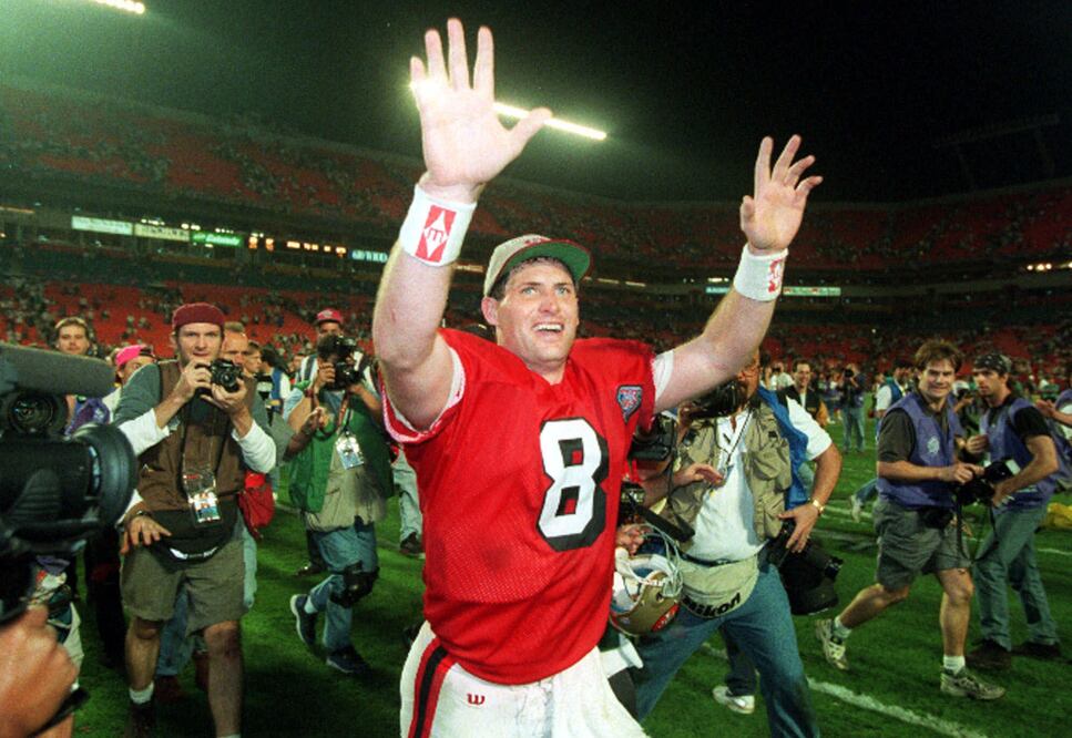 El quarteback Steve Young fue nombrado MVP del Super Bowl XXIX