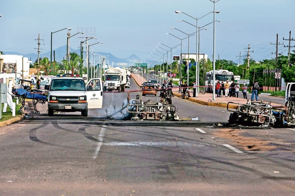 El viernes por la madrugada, una emboscada a un convoy de la Secretaría de la Defensa Nacional en Culiacán, Sinaloa, dejó un saldo de cinco militares muertos (ARCHIVO EL UNIVERSAL)
