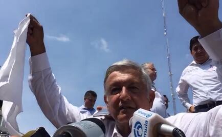 AMLO saca pañuelo blanco de la paz a empresarios