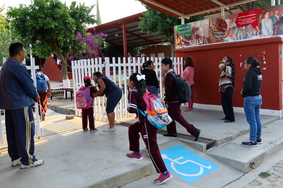 Así puedes conseguir uniformes gratis este regreso a clases.Foto: Especial