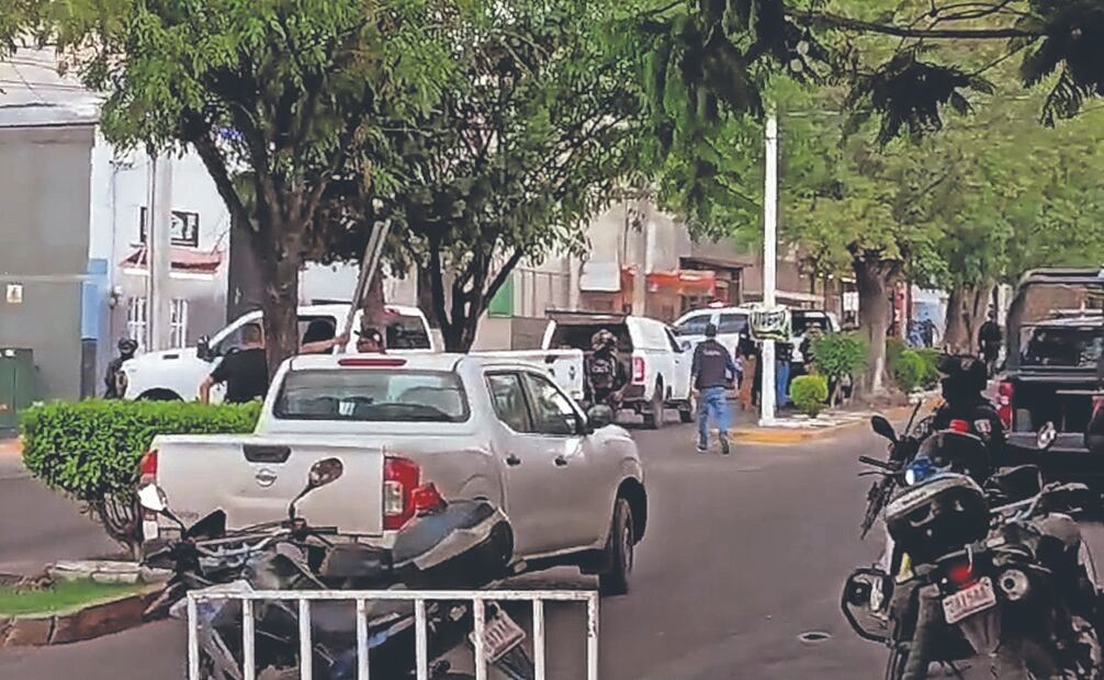 La tarde del domingo se llevó a cabo un operativo en el Bar Las Mister, en Fresnillo, propiedad de Juan Carlos Berumen, quien fue asesinado. Foto: Omar Hernández