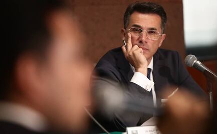 Sergio Mayer pide defender "con todo" al INE tras revocación de mandato