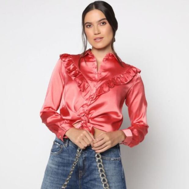 Las blusas que no pueden faltar en tu clóset esta temporada