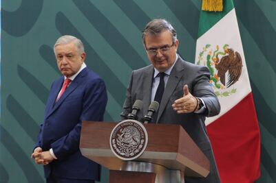 AMLO: Ebrard demostró ser un hombre responsable y consecuente por permanecer en Morena