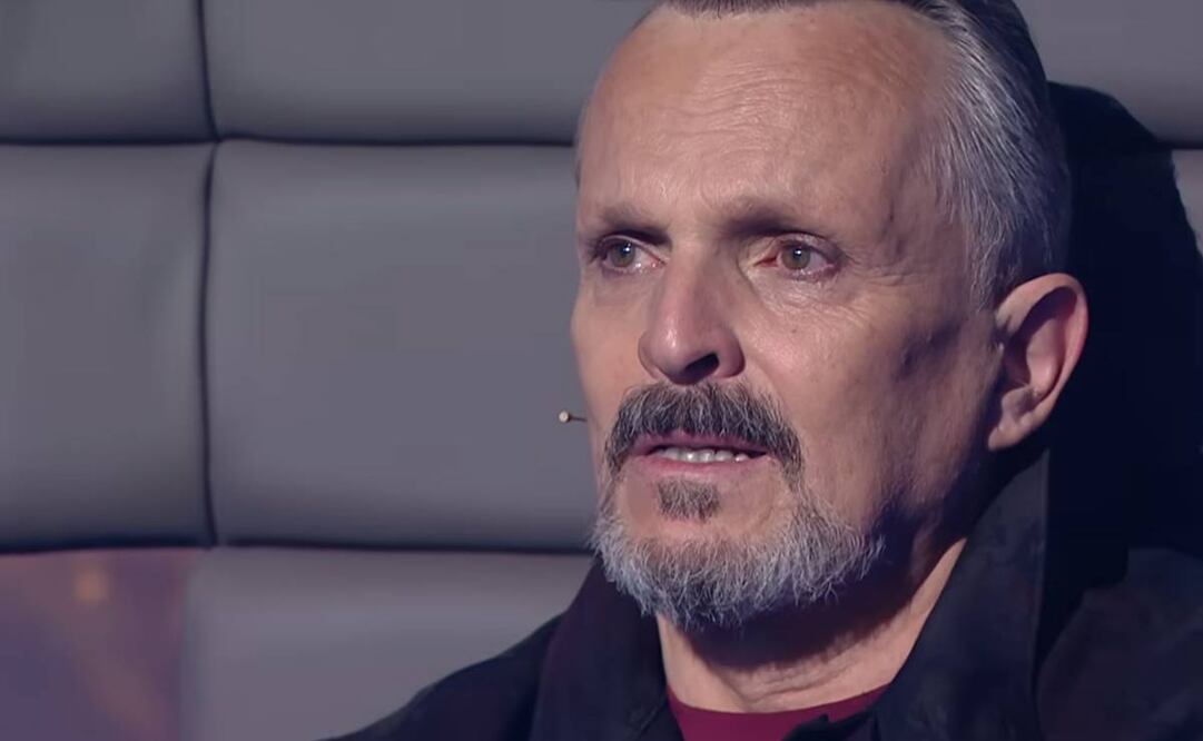 Miguel Bosé, se conmueve en homenaje de Mónica Naranjo.