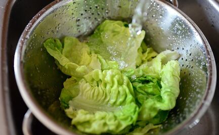 ¿Qué alimentos sí y cuáles no hay que lavar antes de cocinarlos?