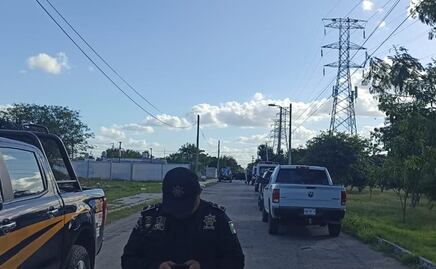 Tras discusión, mujer sube a torre de alta tensión: exige que arresten a su pareja