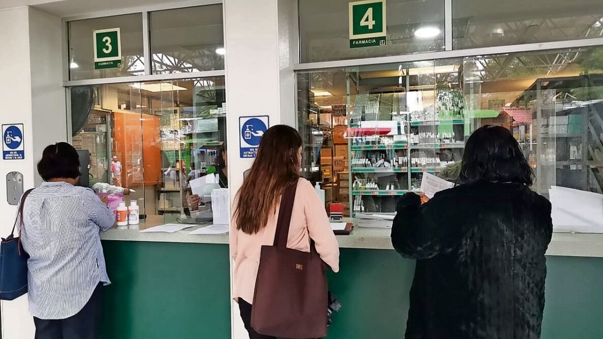 Pacientes siquiátricos señalan que la falta de fármacos en hospitales y clínicas pone en peligro la vida y el bienestar de muchas personas. Foto: Humberto Huerta | El Universal