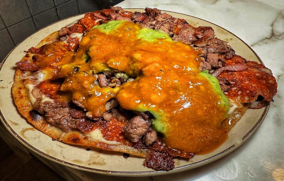 Taquito de La Once Mil en costra de queso. Foto: IG @tacoslaoncemil