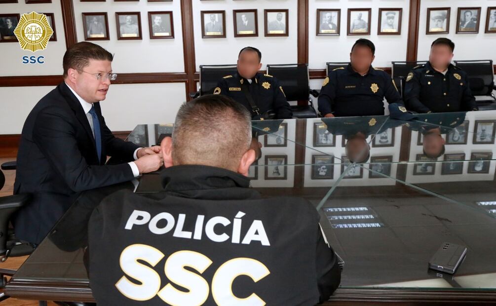 La SSC reconoce a policías que detuvieron al presunto feminicida serial Miguel N. Foto: Especial