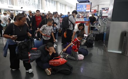 Caos en el AICM por lluvias del domingo; más de 14 mil pasajeros varados y sin información tras suspensión de 104 vuelos