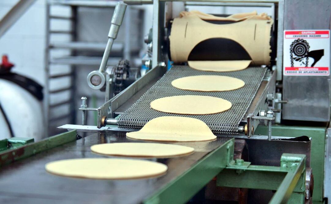 La Presidenta descartó alza en el precio de la tortilla, alimento básico para millones de mexicanos. Wikimedia Commons.