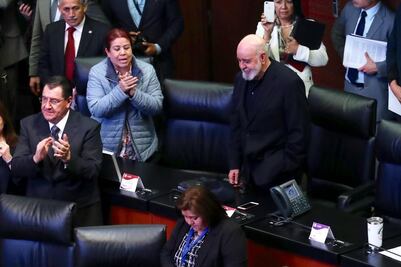 José Antonio Álvarez Lima pide licencia al Senado para irse a Canal 11