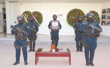 Rinden homenaje a mando policial asesinado en ataque