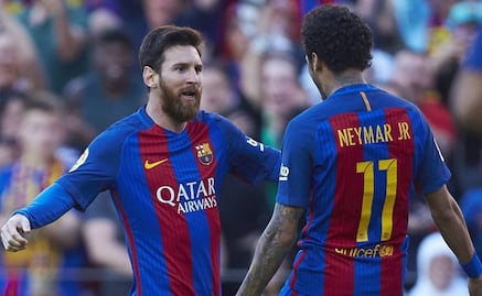 Barcelona gana y sigue en la pelea por el título