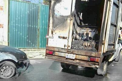 Incendio en bodega deja dos muertos