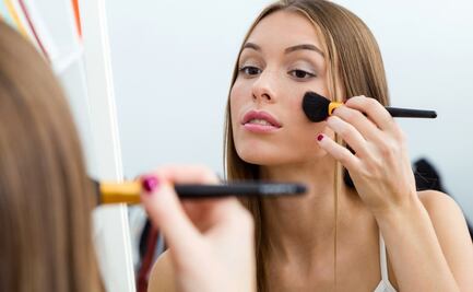 Por qué no es buena idea maquillarte en la playa