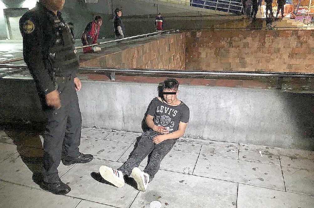 El detenido fue identificado como Francisco “N” de 18 años de edad, y presuntamente se dedicaba al robo a transeúntes y locales comerciales. (ESPECIAL)