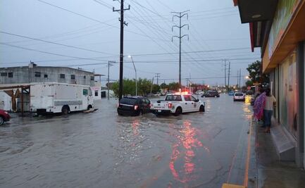 Lluvias dejan inundaciones y vehículos varados en Nuevo Laredo y Reynosa