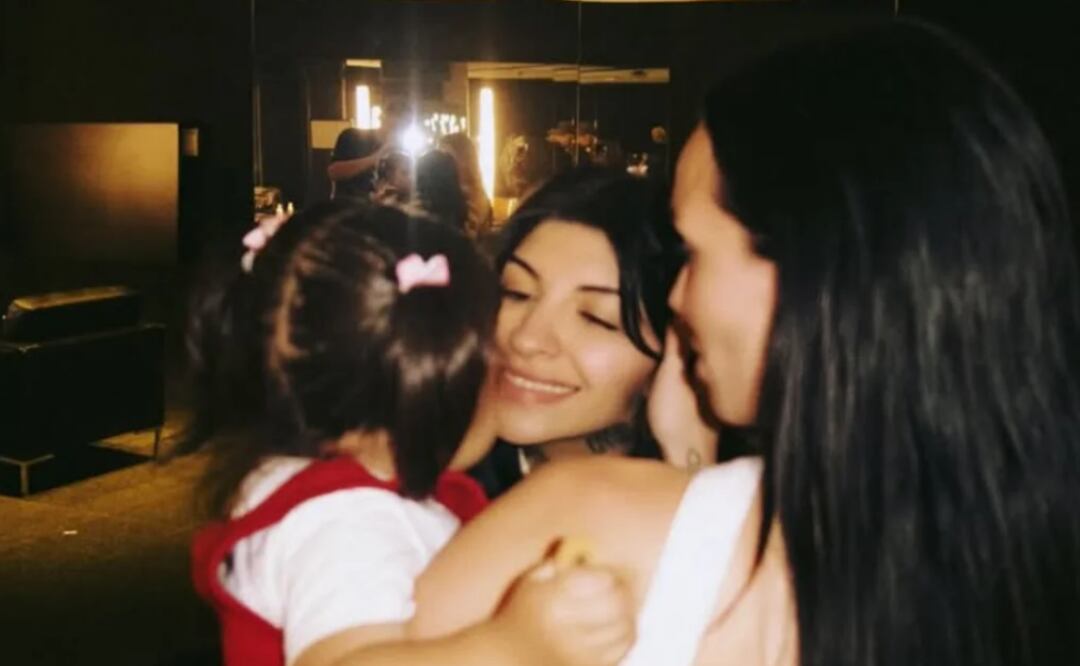 Cazzu con su hija Inti y su amiga La Joaqui, quien ha sido un gran apoyo para ella tras su ruptura con Christian Nodal.