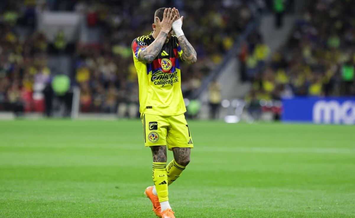Brian Rodríguez se lamenta durante el choque entre América y Nashville SC / Foto: Carlos Mejía - EL UNIVERSAL