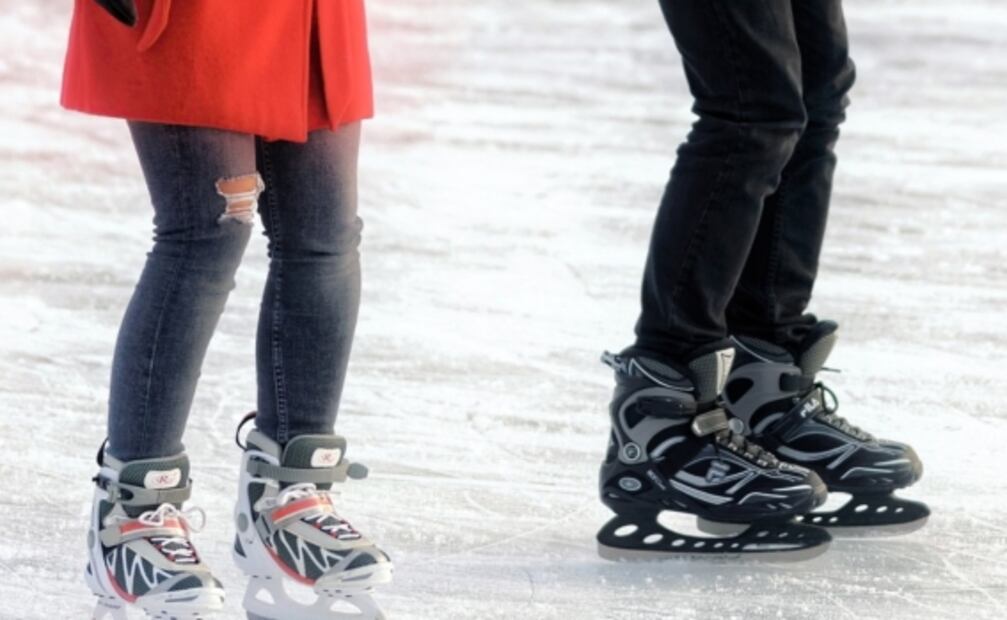 Visita la nueva pista de hielo sintético en CDMX