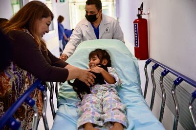 Perritos apoyan a niños enfermos