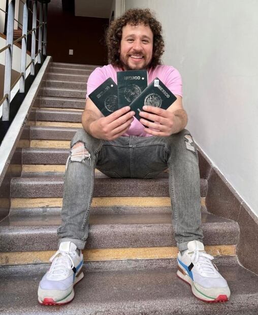 Cuánto cuestan los suéteres navideños que vende Luisito Comunica 