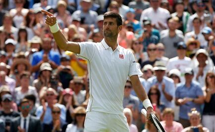 Djokovic comienza sin problemas en Wimbledon