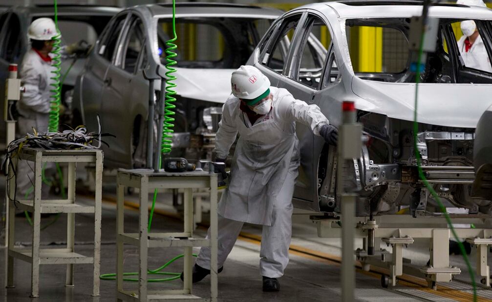 Mercedes Benz registra caída de producción en COMPAS. Foto: EL UNIVERSAL 
