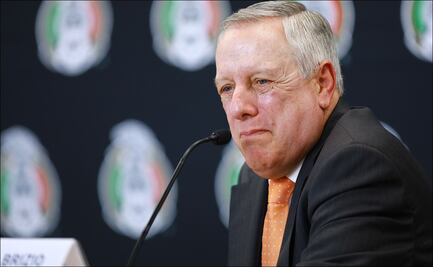 Arturo Brizio defiende con todo a sus árbitros