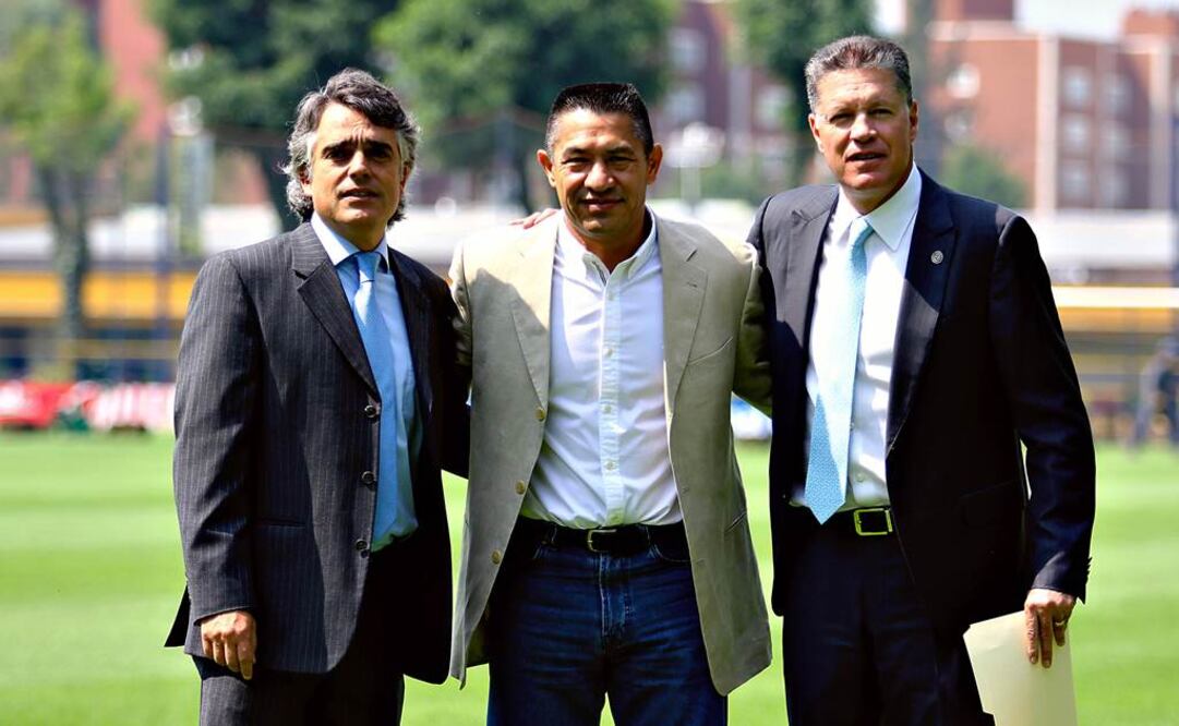 “La decisión por el DT es de Peláez”