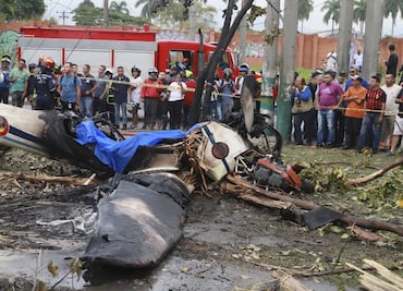 Cae avión de instrucción en Cali, Colombia; reportan un muerto y un herido