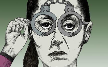 Mirando a manifestantes 