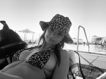 Emily Ratajkowski tiene el bikini perfecto para la temporada de entretiempo