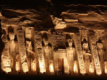 Egipto planea abrir tumba de Nefertari a turistas